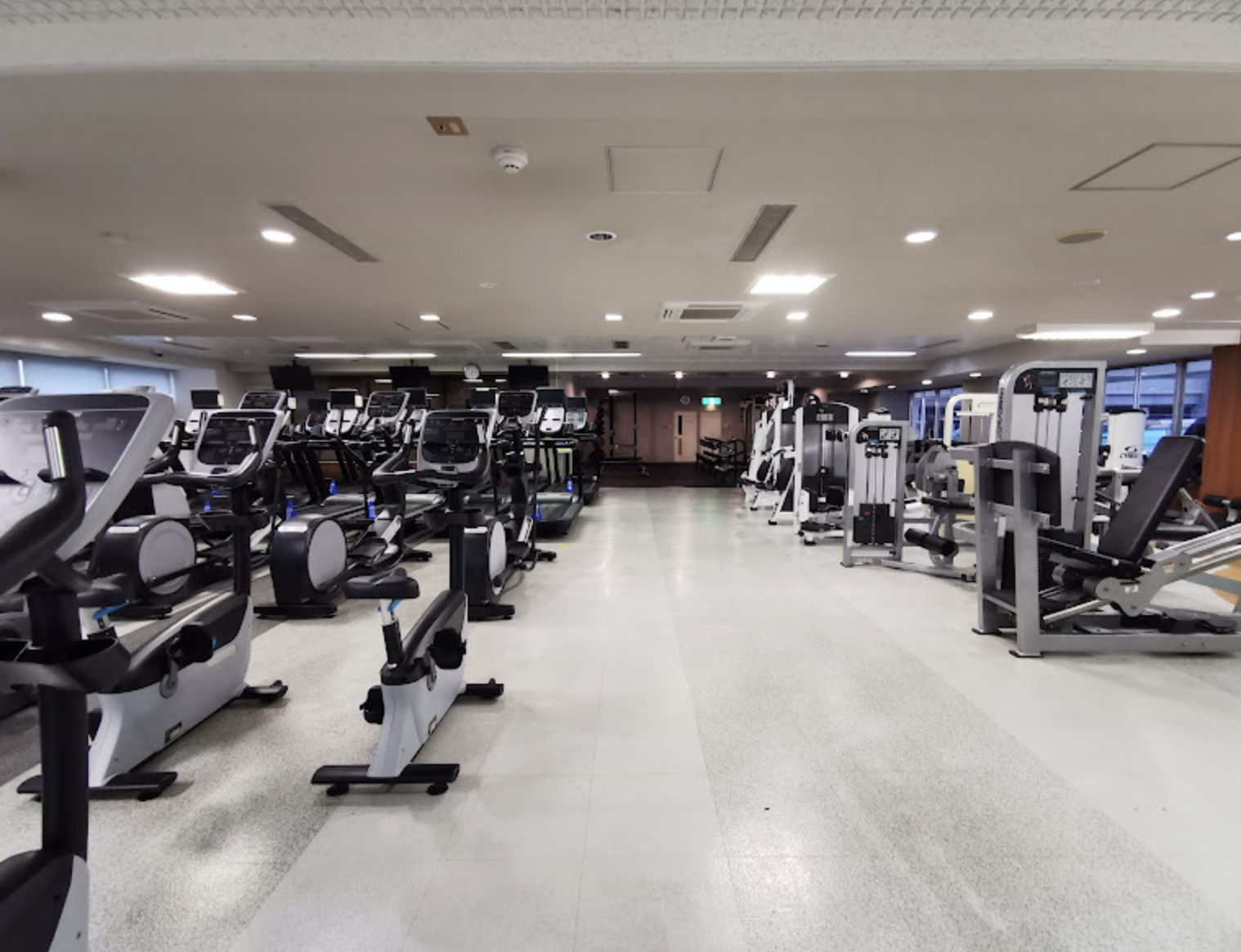 フィットネスジム　CENTRAL FITNESS CLUB 野々市店