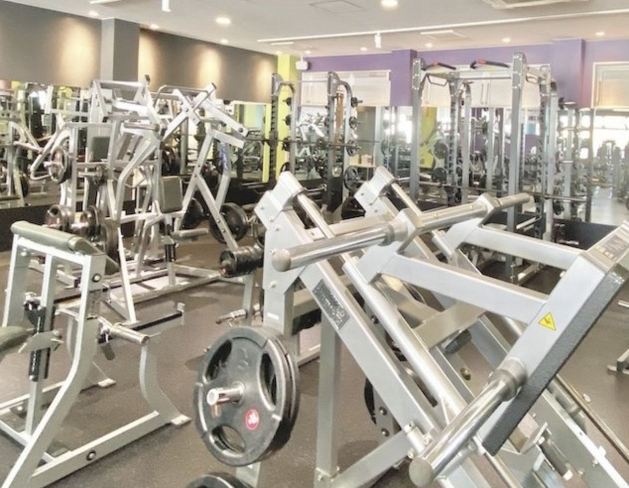 フィットネスジム　ANYTIMEFITNESS 鹿児島卸本町店