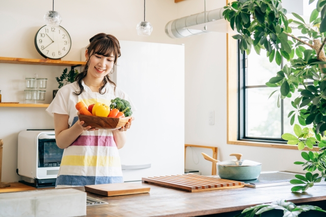 食事管理を行う女性